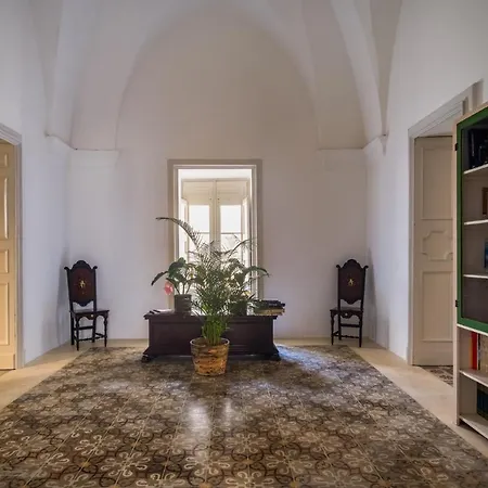 Palazzo Garzia - Dimora Storica Apartment *